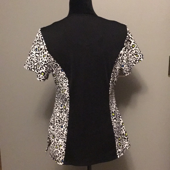 Cherokee Scrub Top - Picture 2 of 4